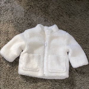 Baby Gap Sherpa white coat 3-6m